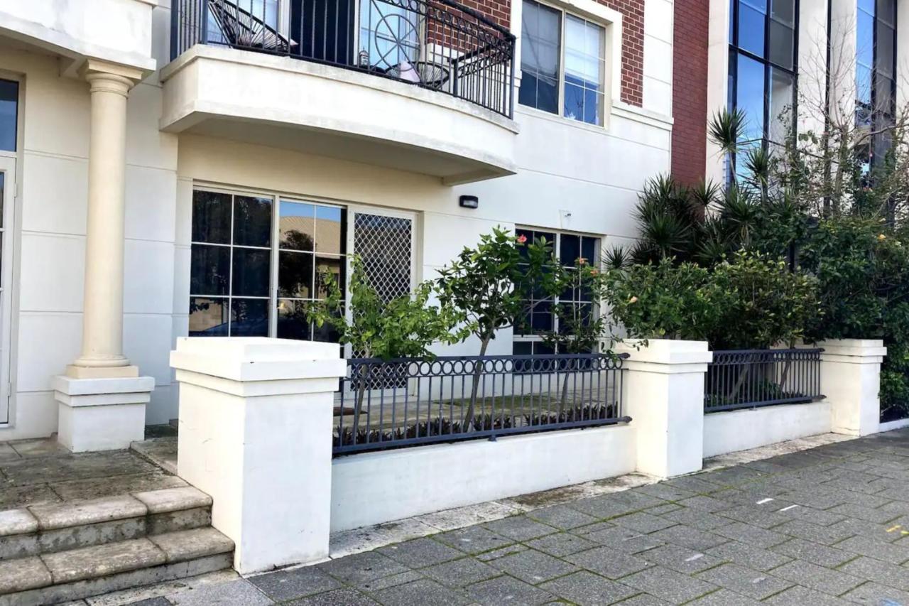 Modern 2 Bedroom In Apartment Perth