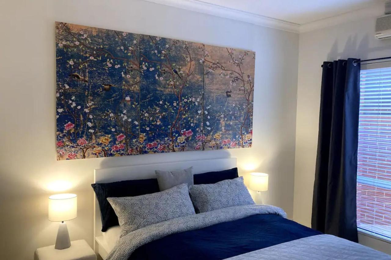 Modern 2 Bedroom In Apartment *