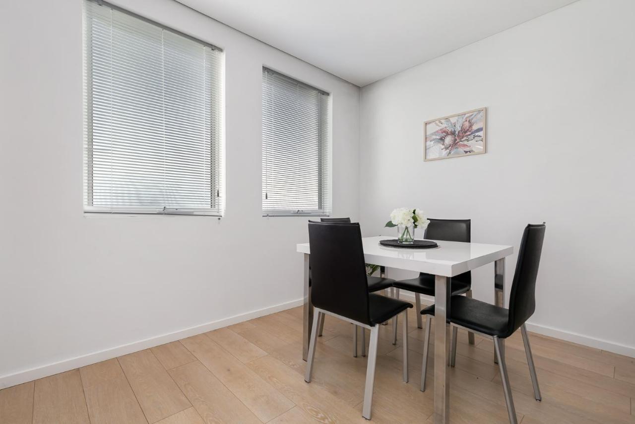2x2 Modern Near Airport And