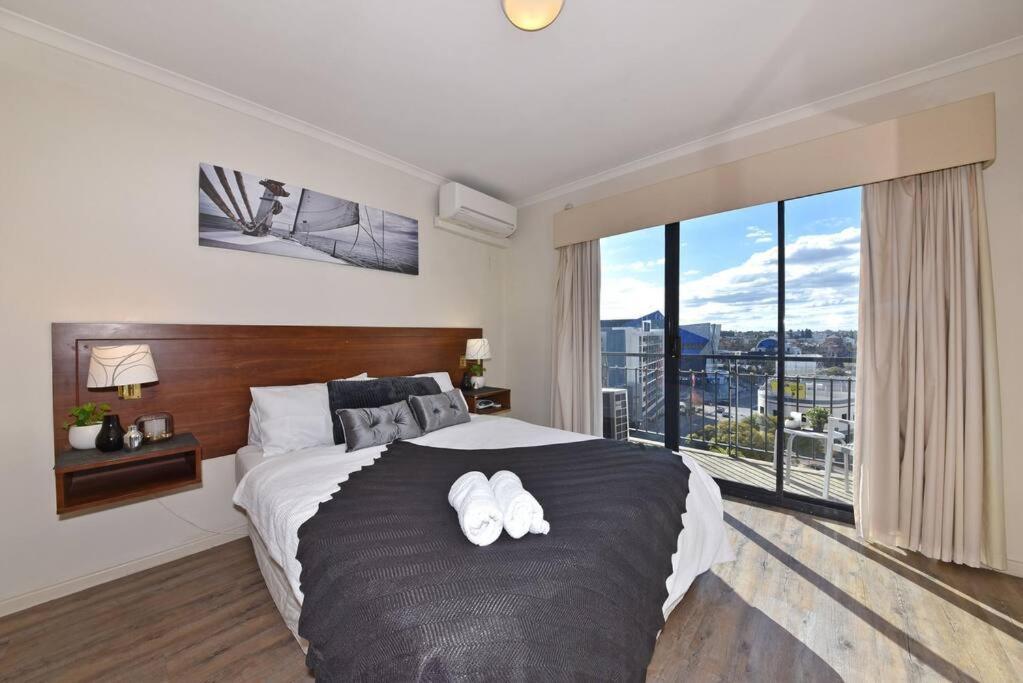 One-bedroom Cozy In Cbd Apartment Perth