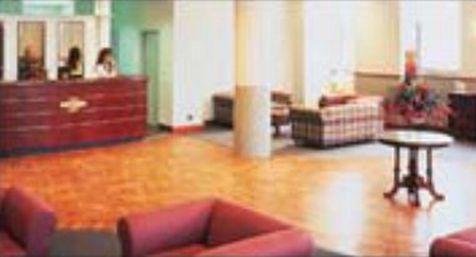 Quest West End Aparthotel 4*