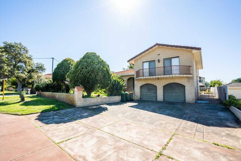 Spacious Family Retreat Rumah percutian Perth