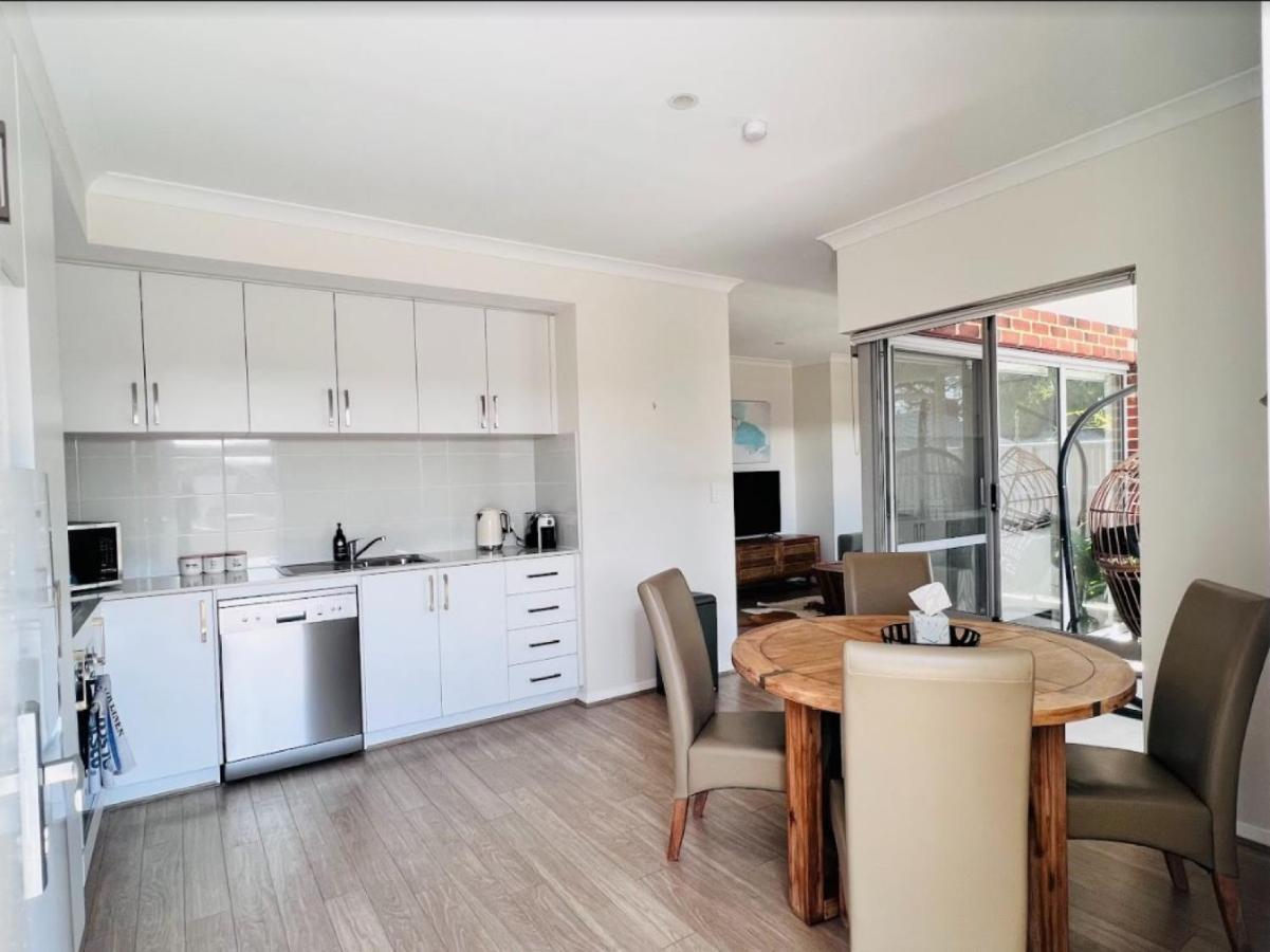 Tranquil Tree Views 2 Bedroom 2 Bathroom Holiday home *