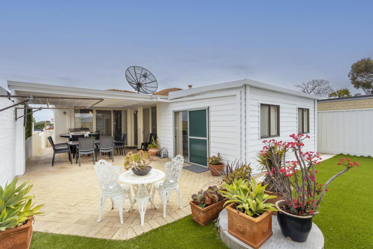Mt Hawthorn Family - Executive Escapes Holiday home