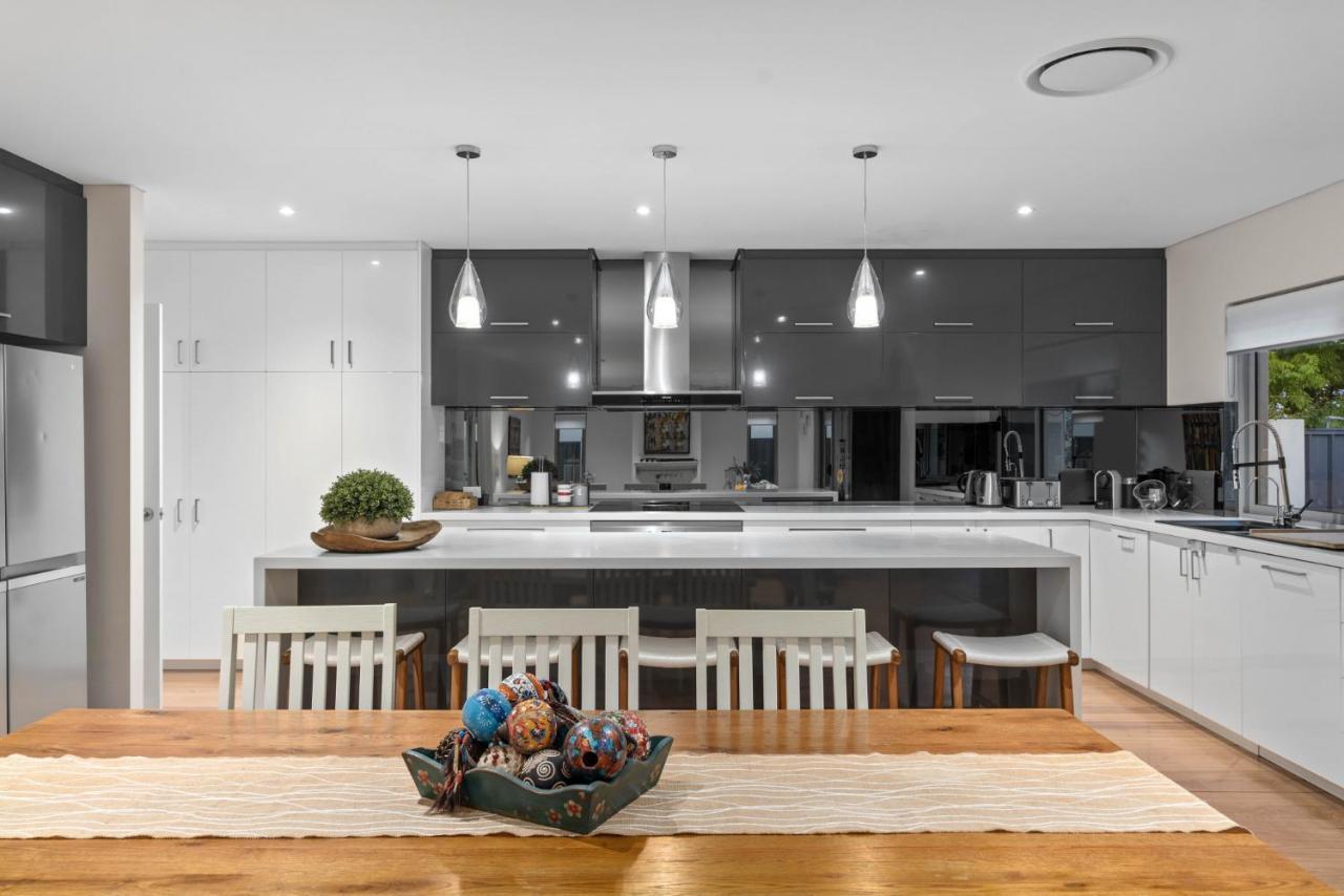 Family Vacation Escapade Shops And Sun Await Holiday home *
