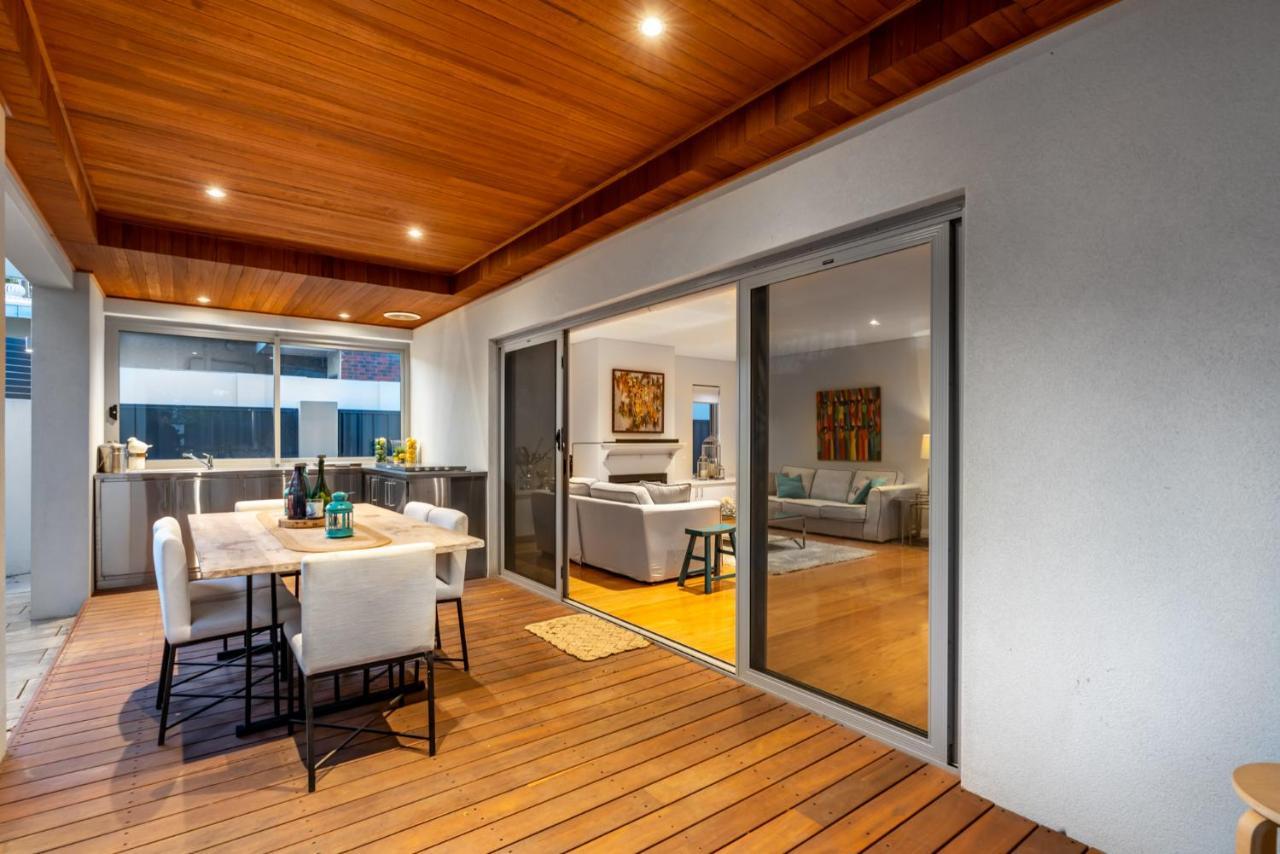 Family Vacation Escapade Shops And Sun Await Holiday home *