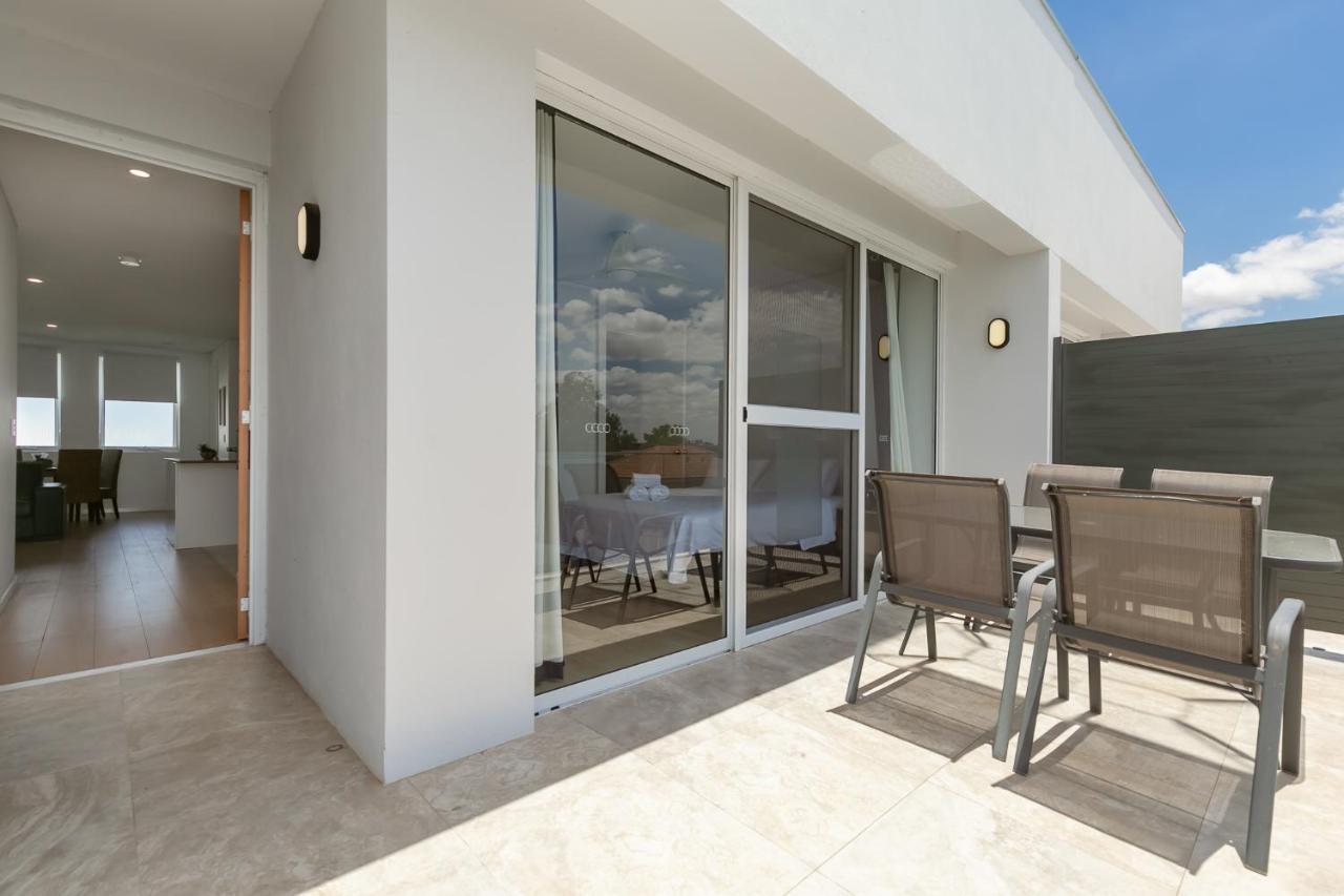 2x2 Modern Near Airport And Perth