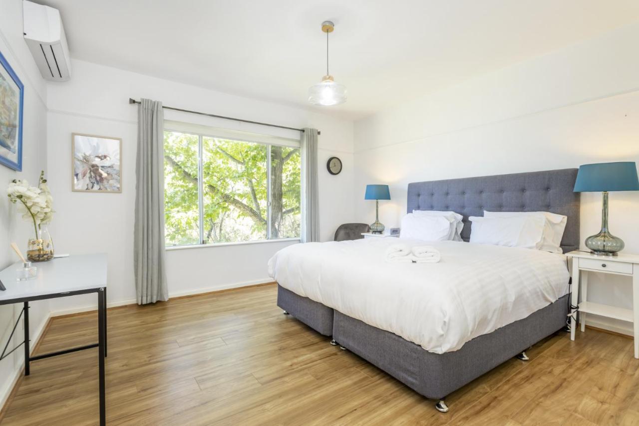 Zoo View - Executive Escapes Perth
