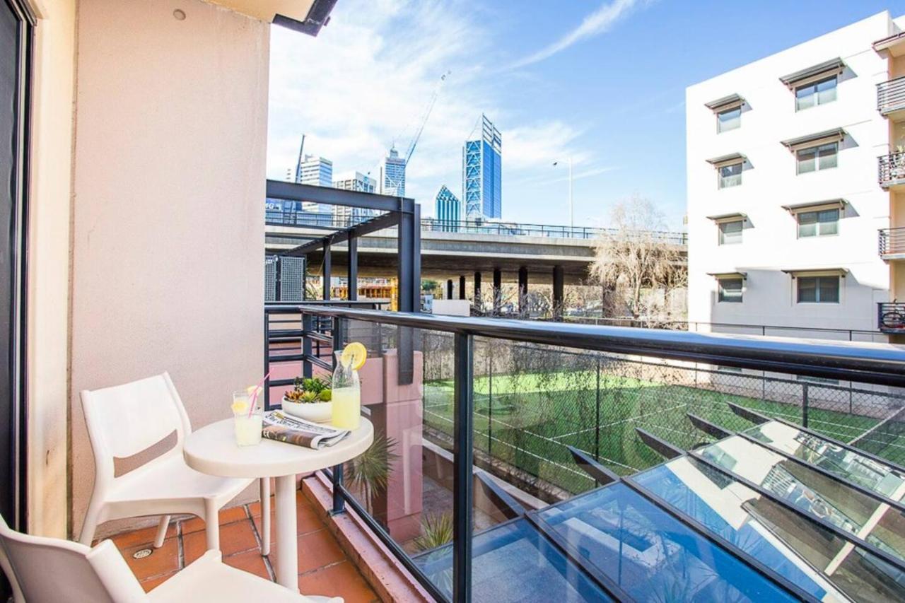 Living 105 * Perth
