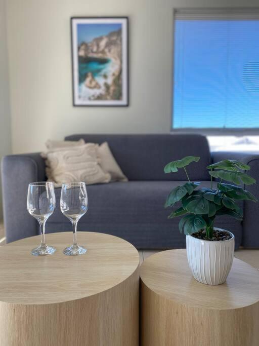 Bright 1 Bedroom Joondalup * Perth