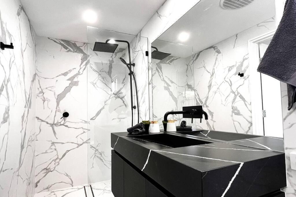 C By Breckler Park Apartment *