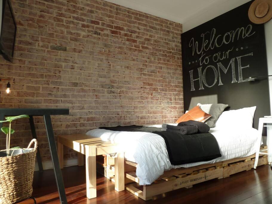 A - Small Gem On The Busy Road Apartment