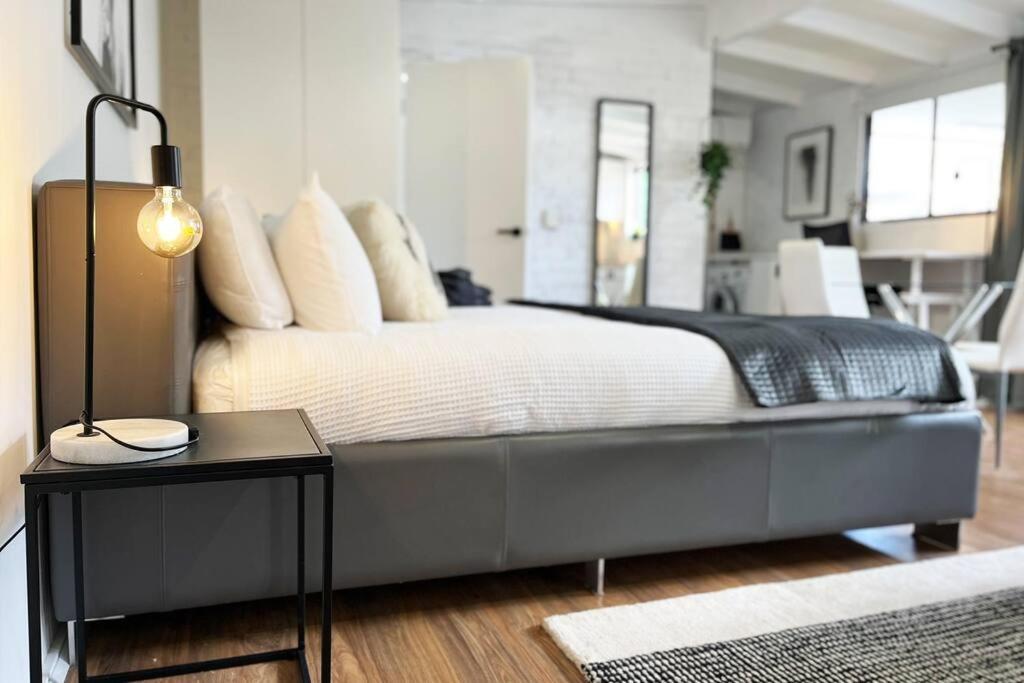 Apartment C By Breckler Park *