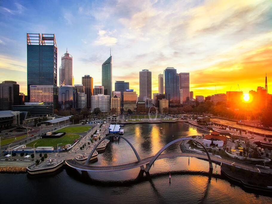 Apartment A - Small Gem On The Busy Road Perth