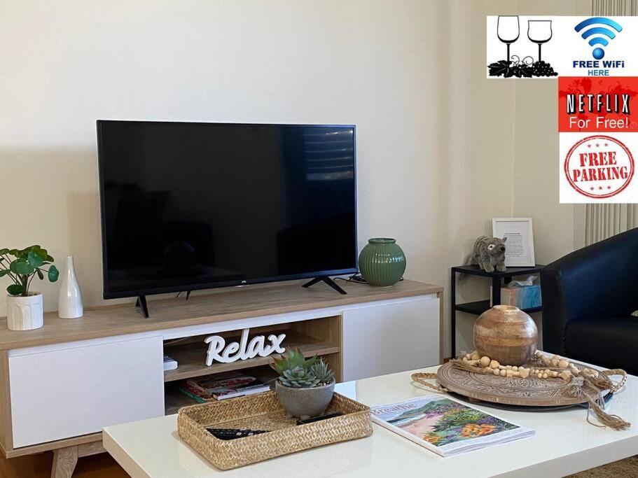 Smart Modern Close City/airport Wifi/park/netflix Perth
