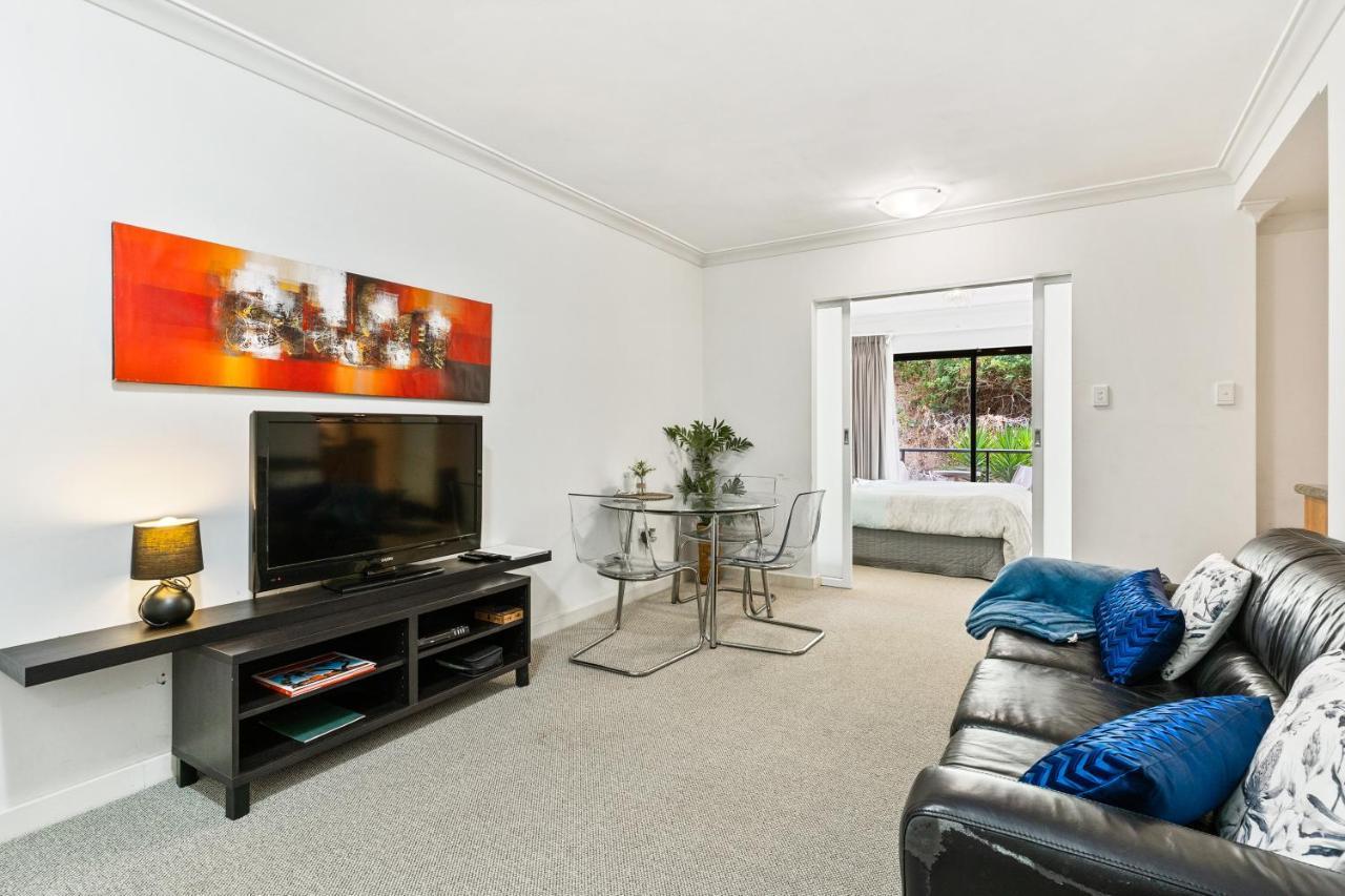 Retreat - Parking, Pool, Self Contained Apartment