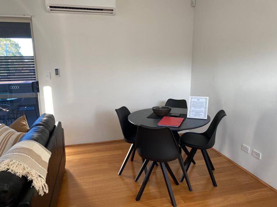 Apartment Smart Modern Close City/airport Wifi/park/netflix *