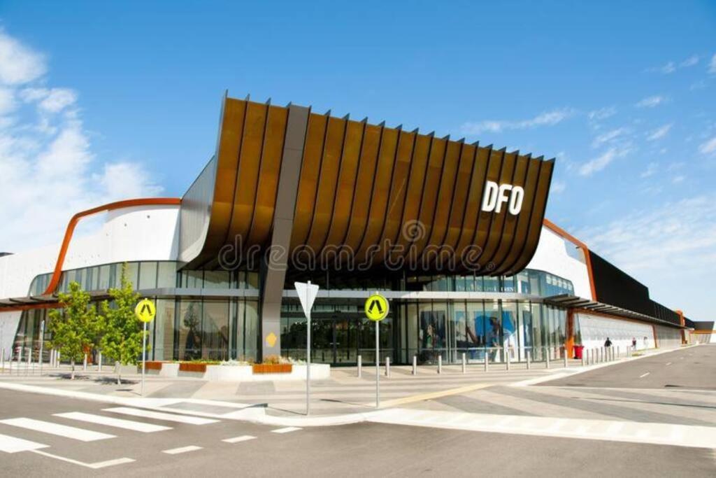 Smart Modern Close City/airport Wifi/park/netflix * Perth