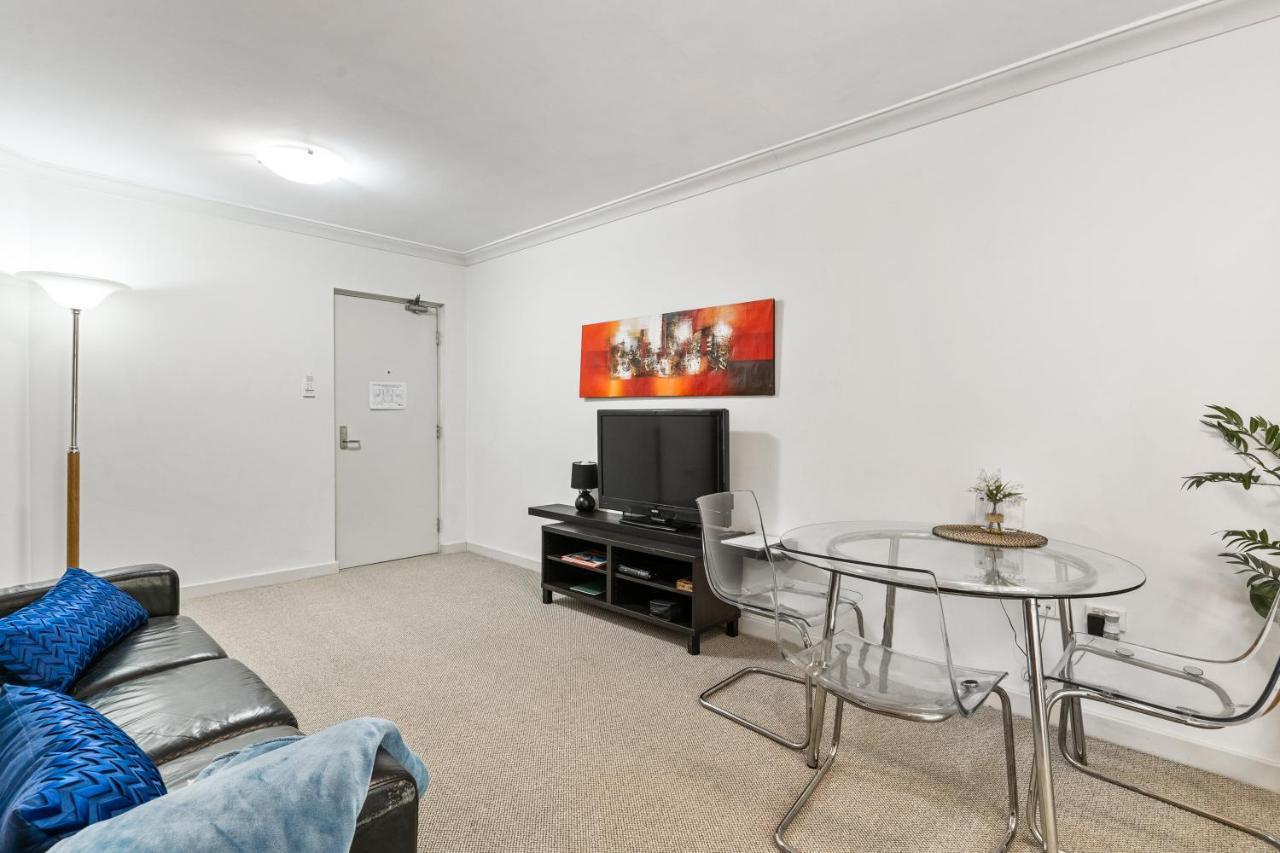 Retreat - Parking, Pool, Self Contained Apartment