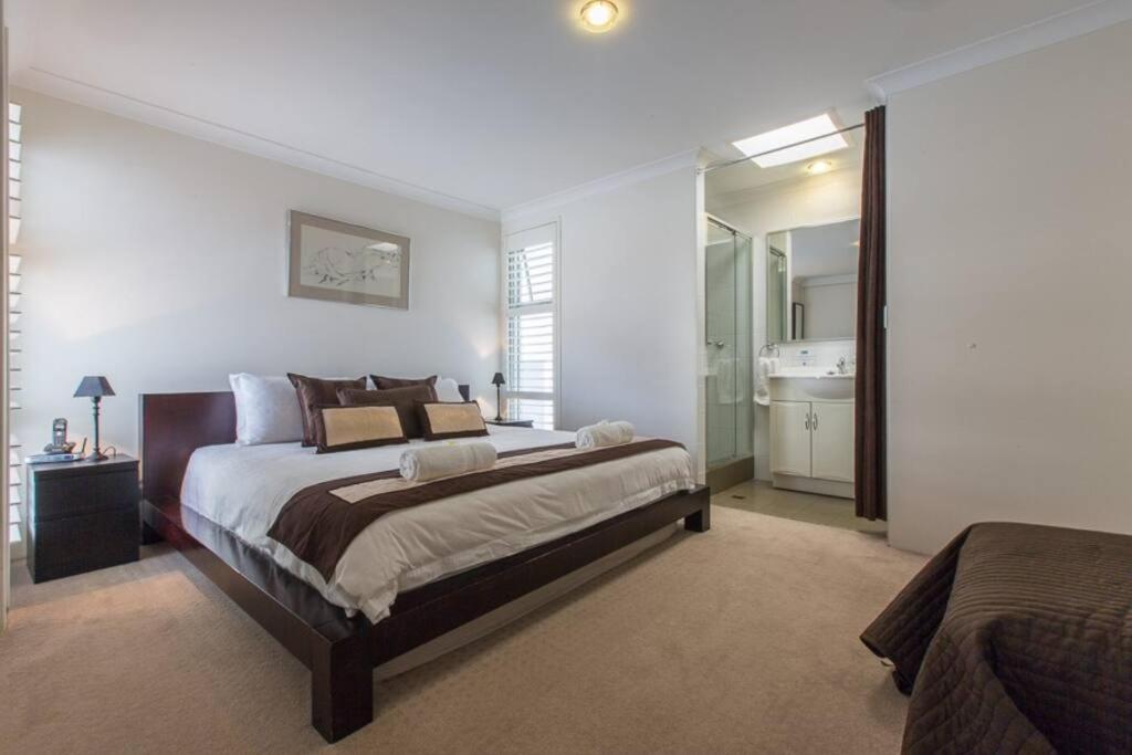 Apartment View In Cottesloe *