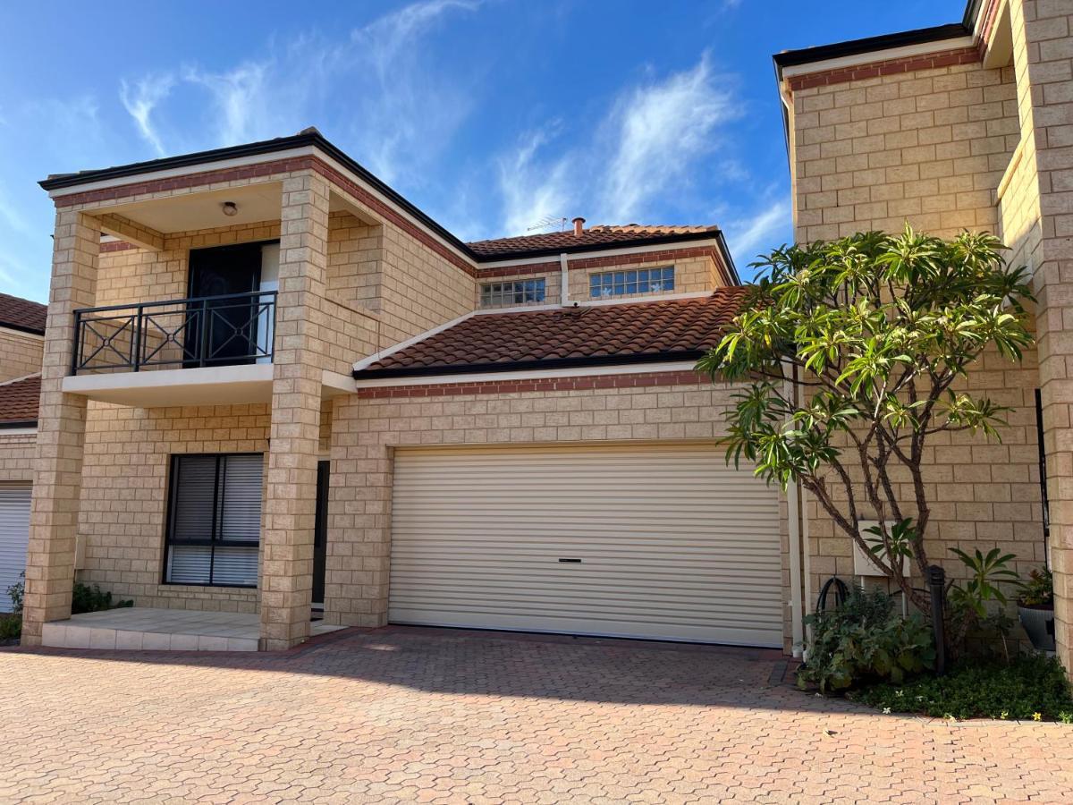 Apartment The Scarborough House - Walk To The Beach! Perth