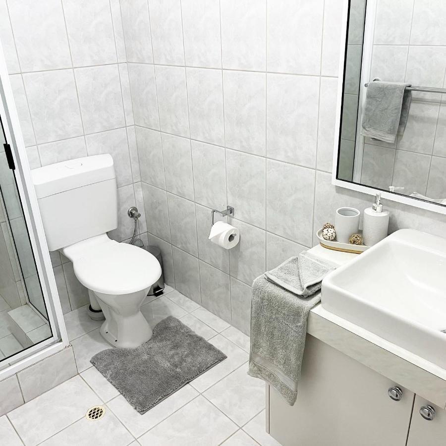The Scarborough House - Walk To The Beach! Apartment *