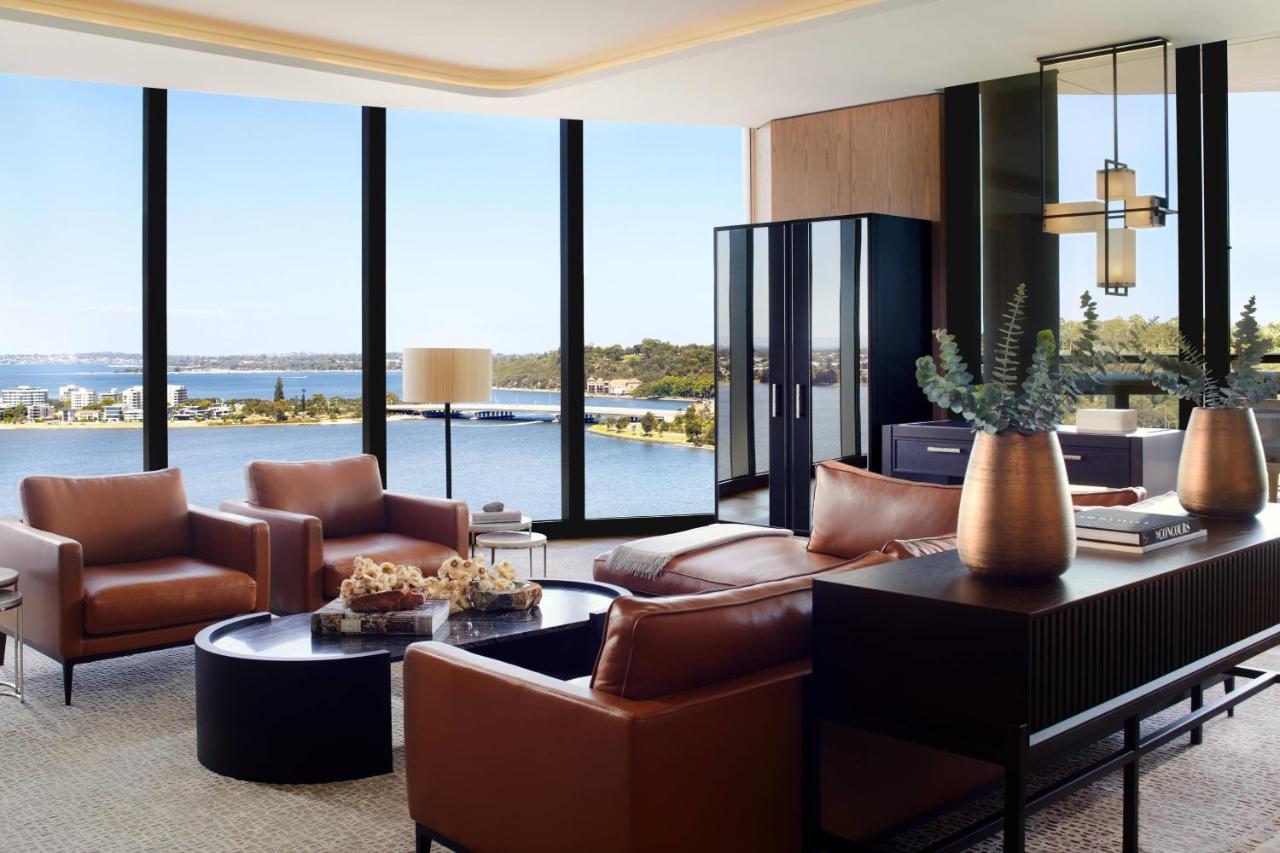 The Ritz-carlton, Hotel