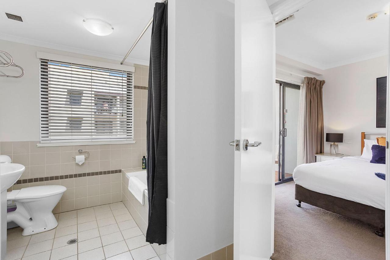 309 Secret Sanctuary Prkingpoolview Perth
