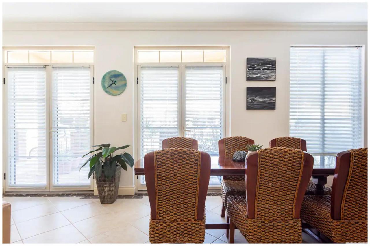 Charming, Cosy, Classic Executive 1 Bedroom Perth