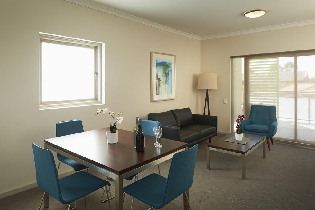 Baileys Serviced 4* Perth