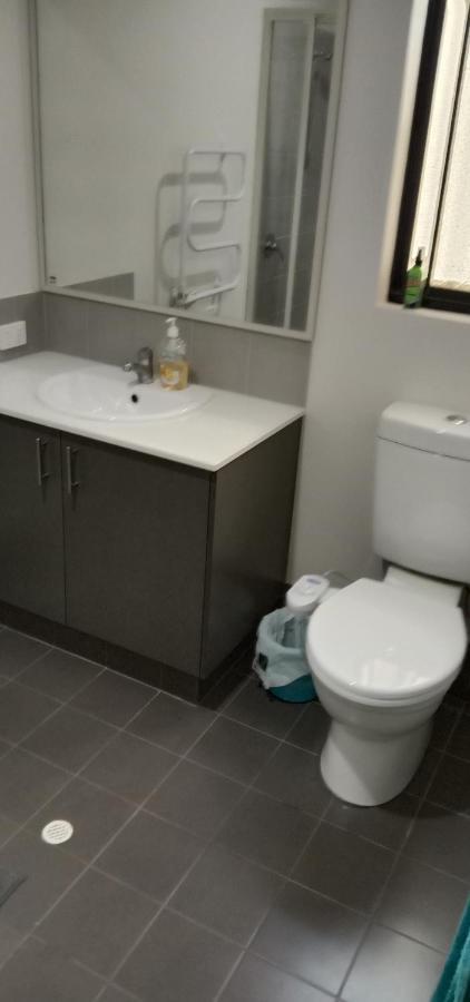 Near Train Station Transport Hub With Bicycle Locker Homestay *