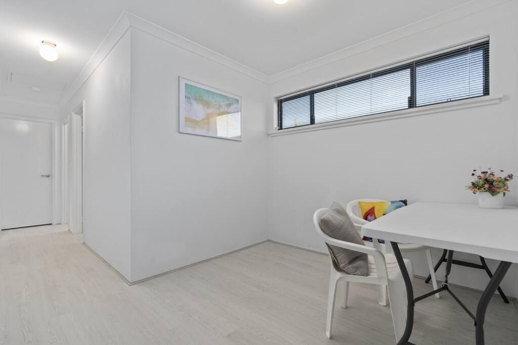 Modern Family Escapes Shopping At Your Doorstep