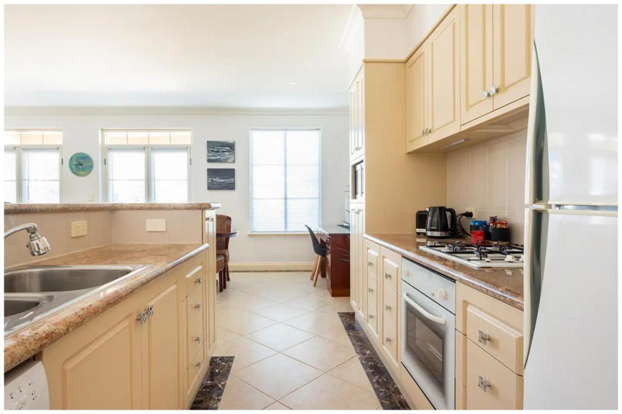 Charming, Cosy, Classic Executive 1 Bedroom Apartment Perth