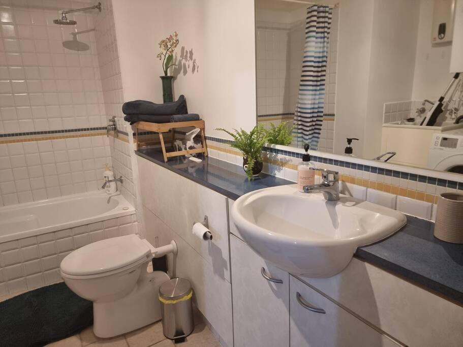 Little Monica Apartment- Spacious, Affordable & * Perth