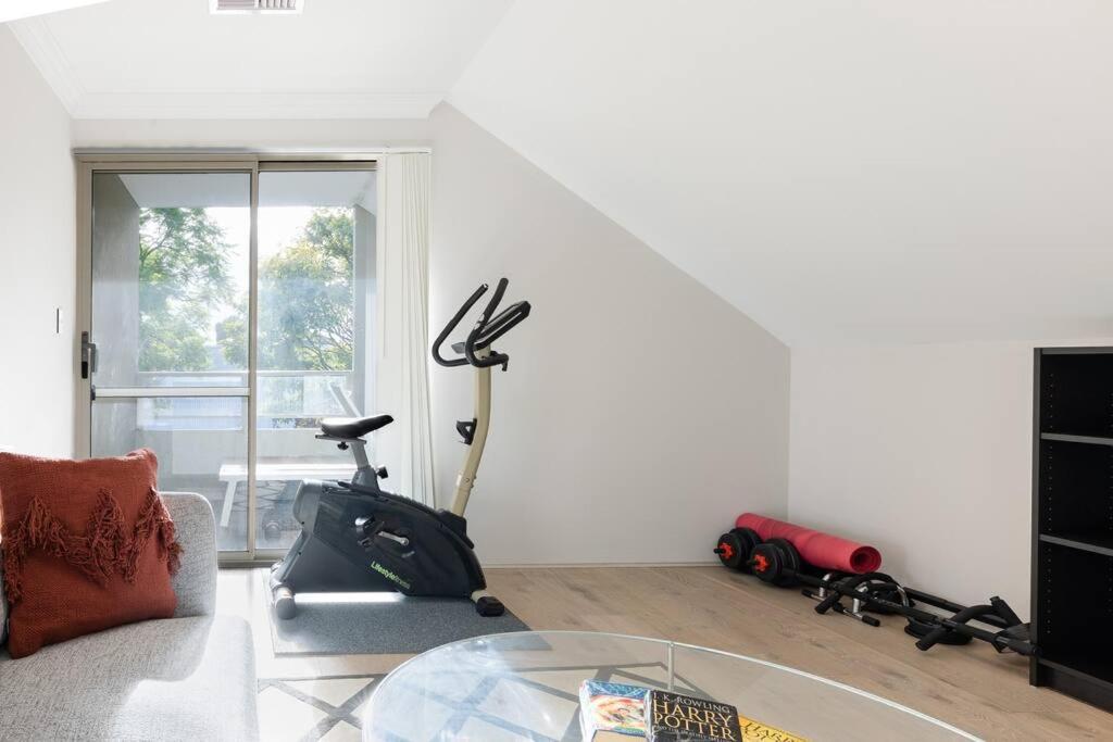 Modern Town House - Close To Cbd * Perth