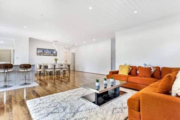 Luxury Affordable At Belmont!! Homestay *
