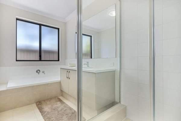 Luxury Affordable At Belmont!! Homestay *