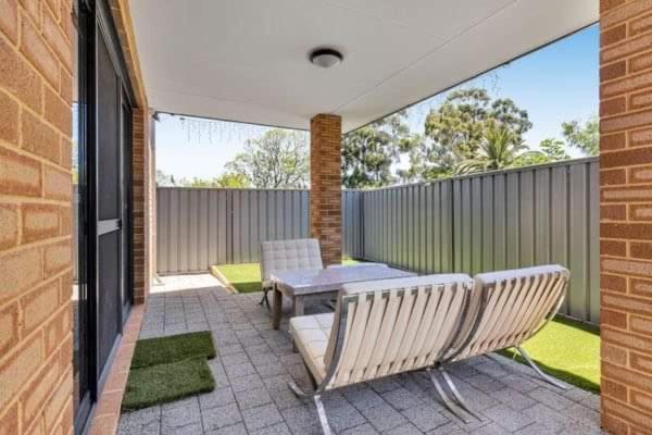 Homestay Luxury Affordable At Belmont!!
