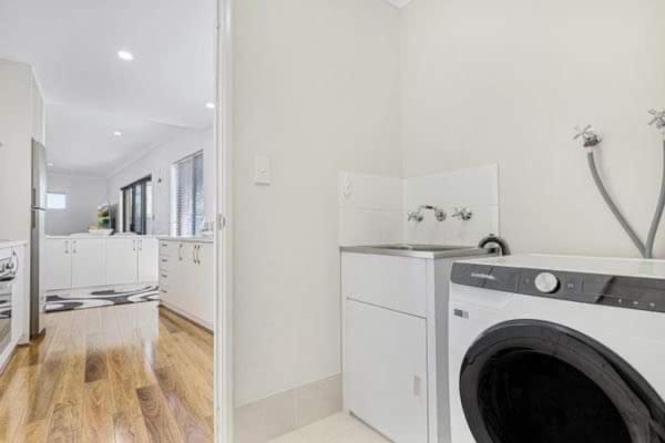 Homestay Luxury Affordable At Belmont!! Perth