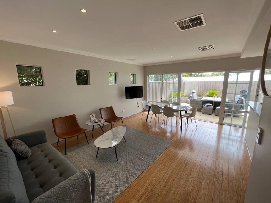 Holiday home Beachy Vibes In Karrinyup *