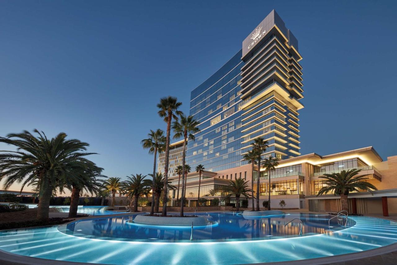 Hotel Crown Towers