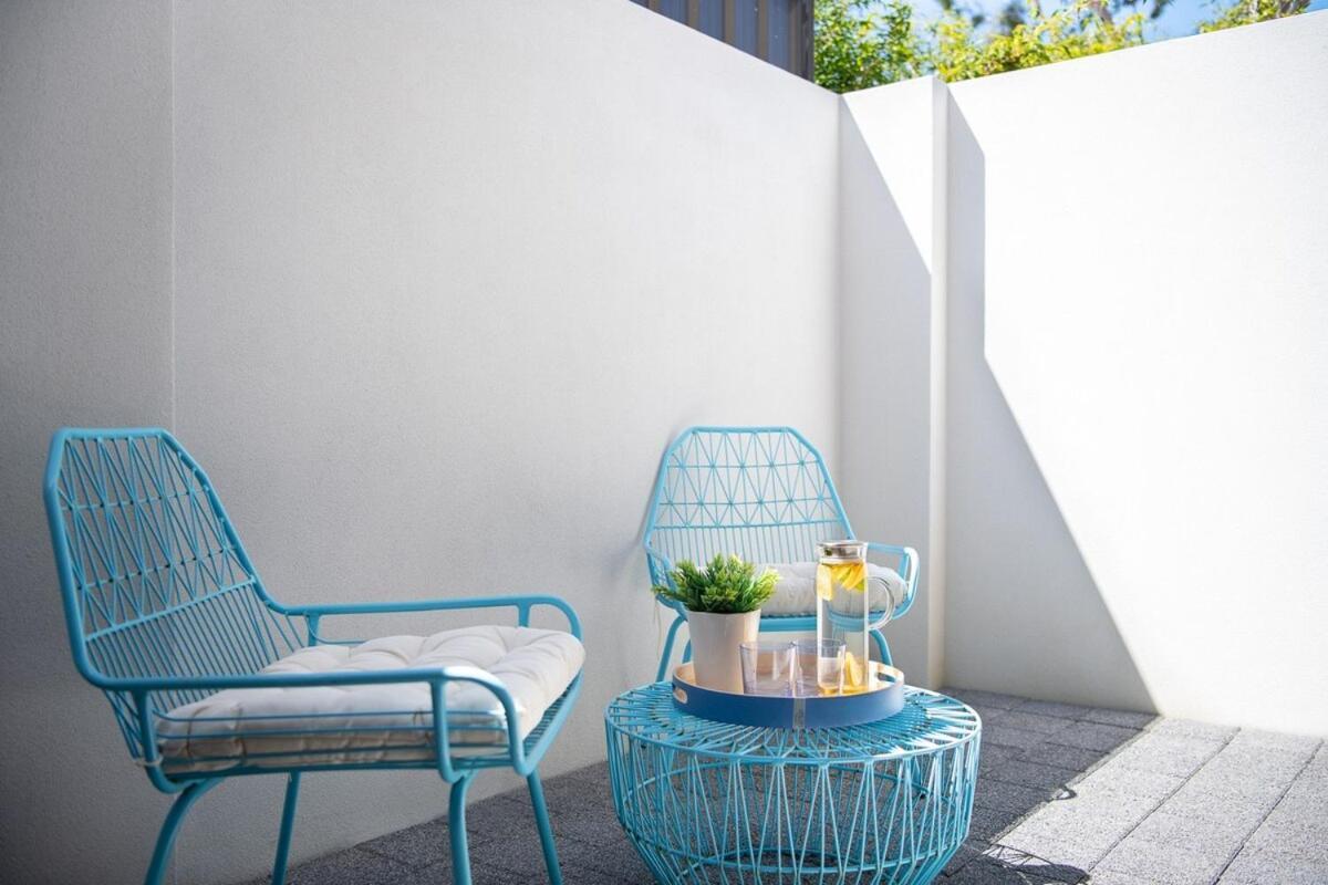 Bright Trendy 2bdrm - Walk To River & Shops Apartment Perth