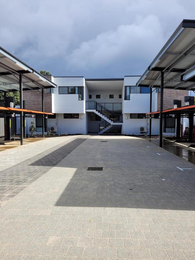 Apartment Bright Trendy 2bdrm - Walk To River & Shops *