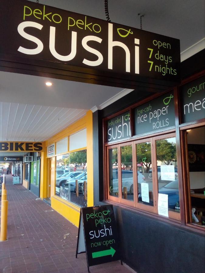 Bright Trendy 2bdrm - Walk To River & Shops