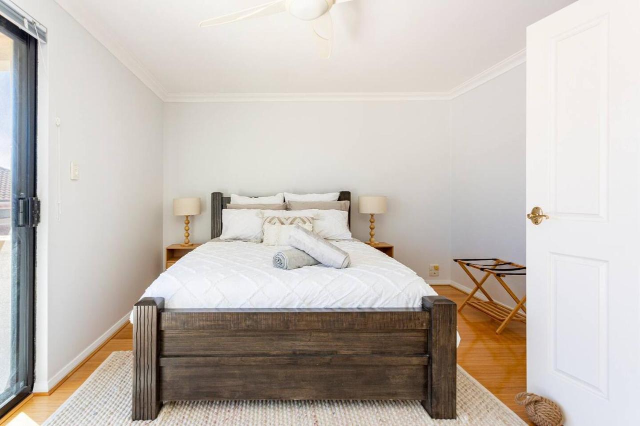 The Scarborough House - Walk To The Beach! Apartment *