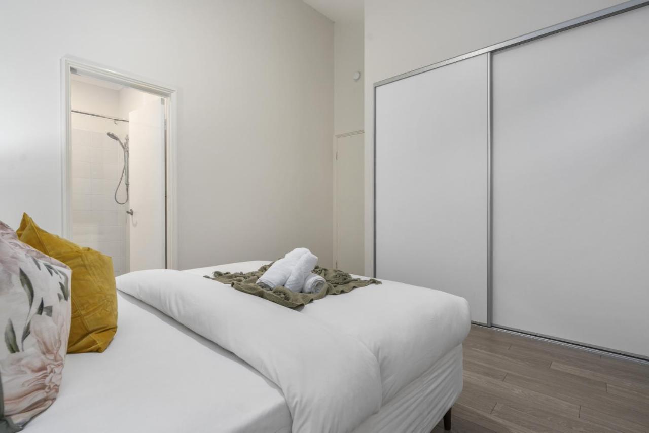 Apartment Modernista Getaway Your Airport Retreat *