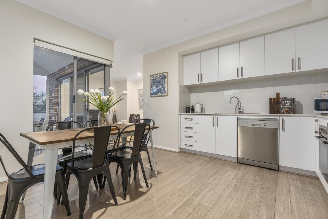 Apartment Modernista Getaway Your Airport Retreat *