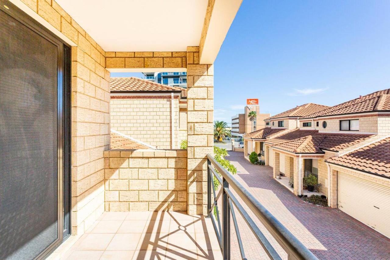 The Scarborough House - Walk To The Beach! * Perth