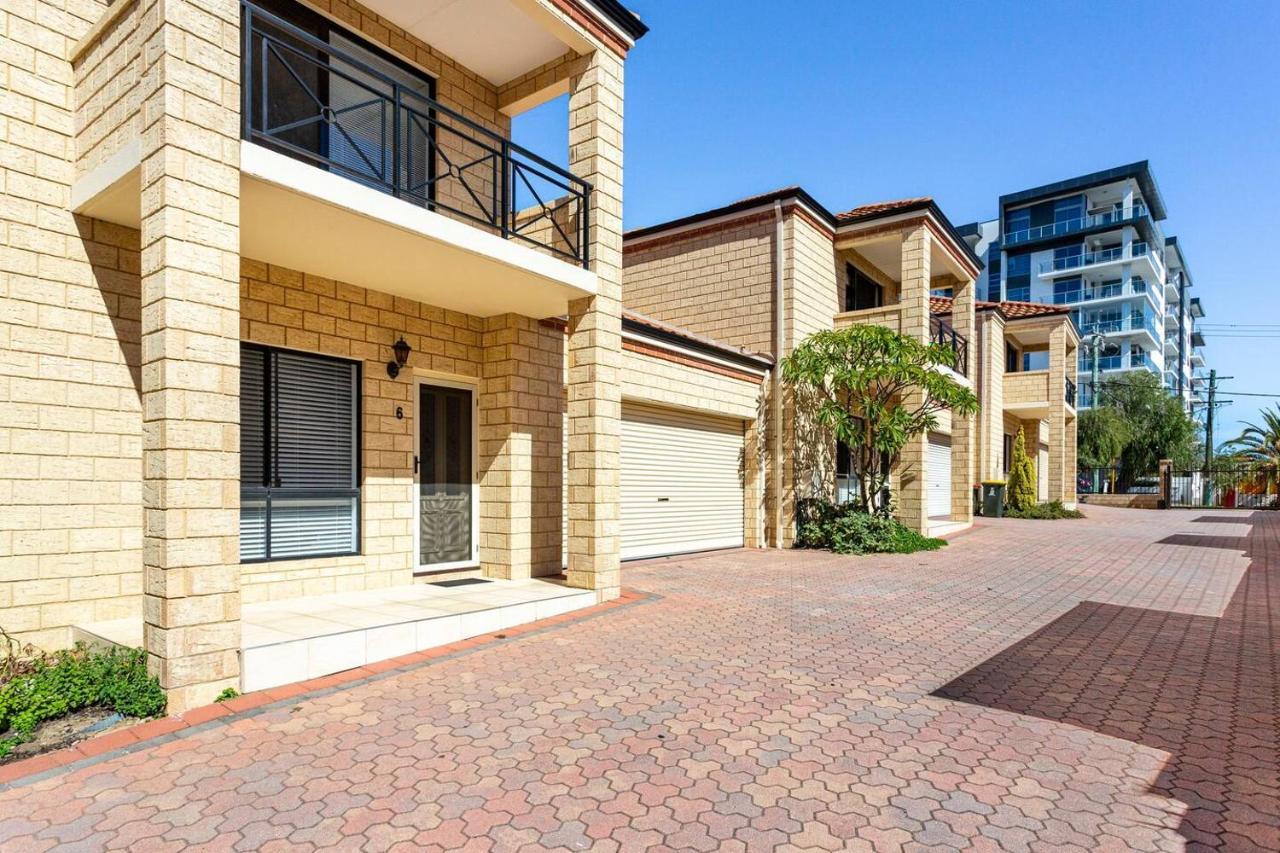 The Scarborough House - Walk To The Beach! Apartment