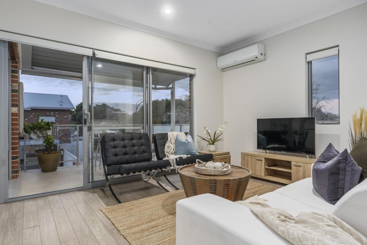 Modernista Getaway Your Airport Retreat *